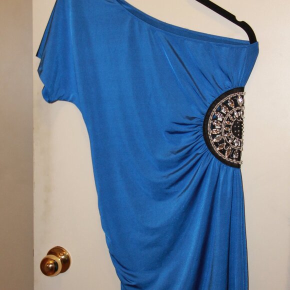 🔹Size 6 Royal blue Studied and jeweled Off shoulder Lady's dress Transparent - Picture 4 of 7